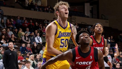 21人名单出炉！湖人签下2米13G联赛盖帽王：阵容改造完成？